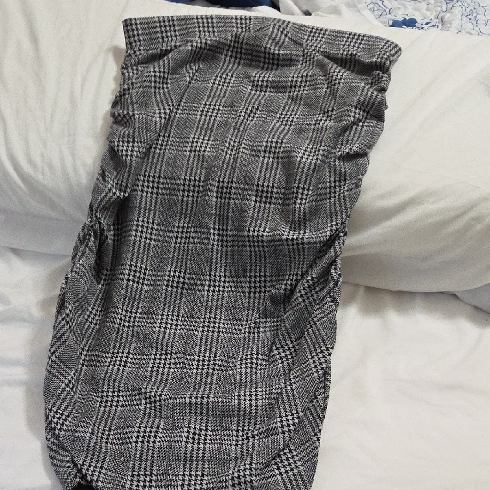 Chic Black and White Checkered Midi Skirt